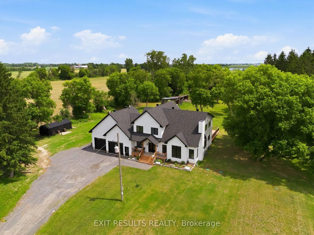 2083 Groves Road, Russell