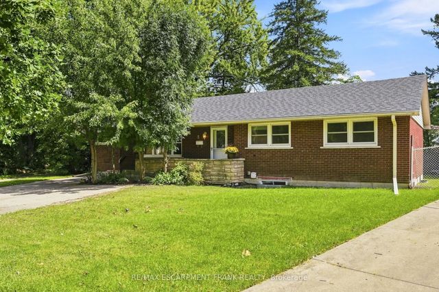 8 Emming Court, Hamilton