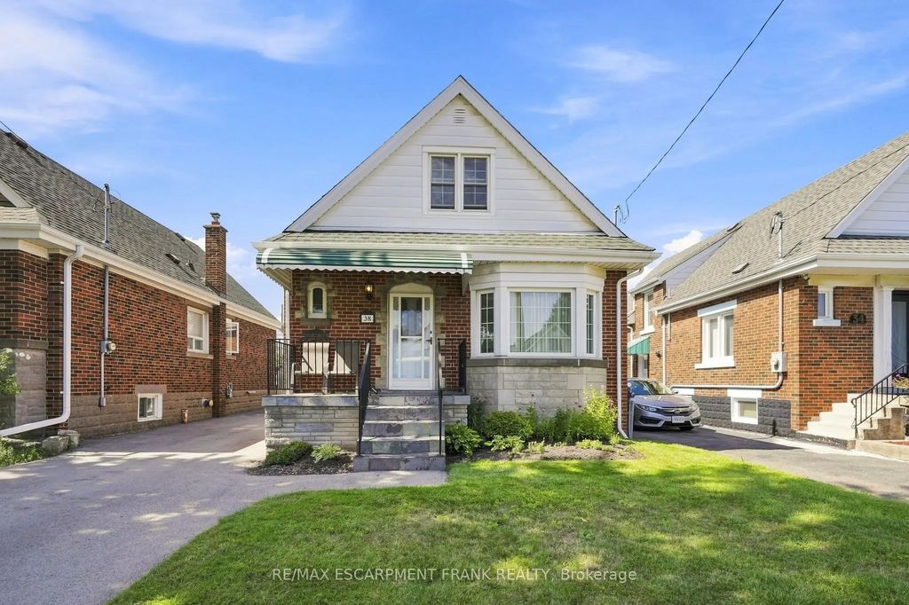 38 Garside Avenue S, Hamilton