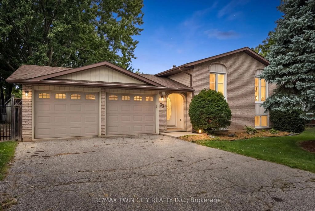33 Maccoll Place, Haldimand