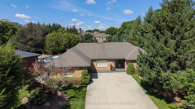 14 Northcrest Drive, London North
