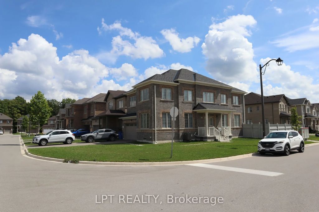 718 Anishinaabe Drive, Shelburne