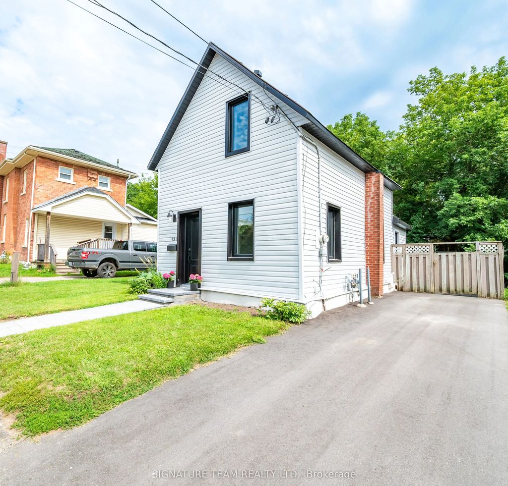 131 Patrick Avenue, Renfrew
