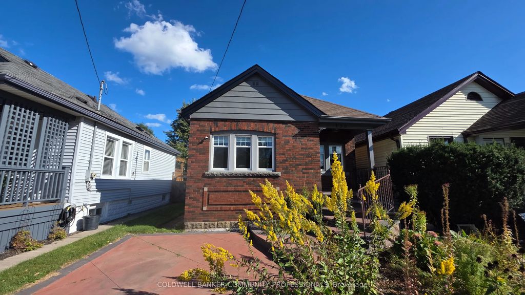 136 Weir Street N, Hamilton