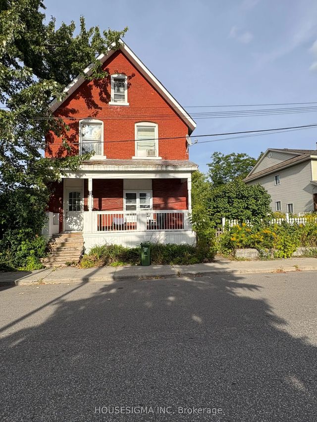 2- 301 Cyr Avenue, Vanier and Kingsview Park