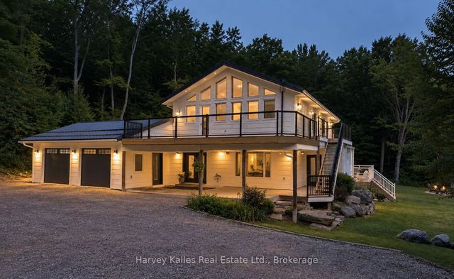 1106 North Pickerel Lake Road, Armour