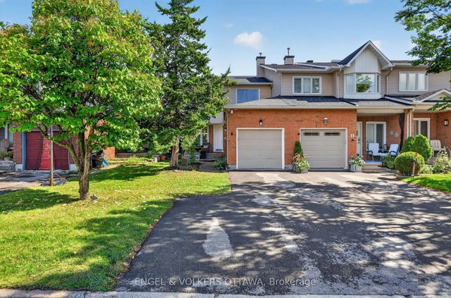 9 Streamwood Lane, Hunt Club - South Keys and Area