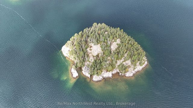 Island Eb2114 Linklater Lake Island, Kenora Remote Area