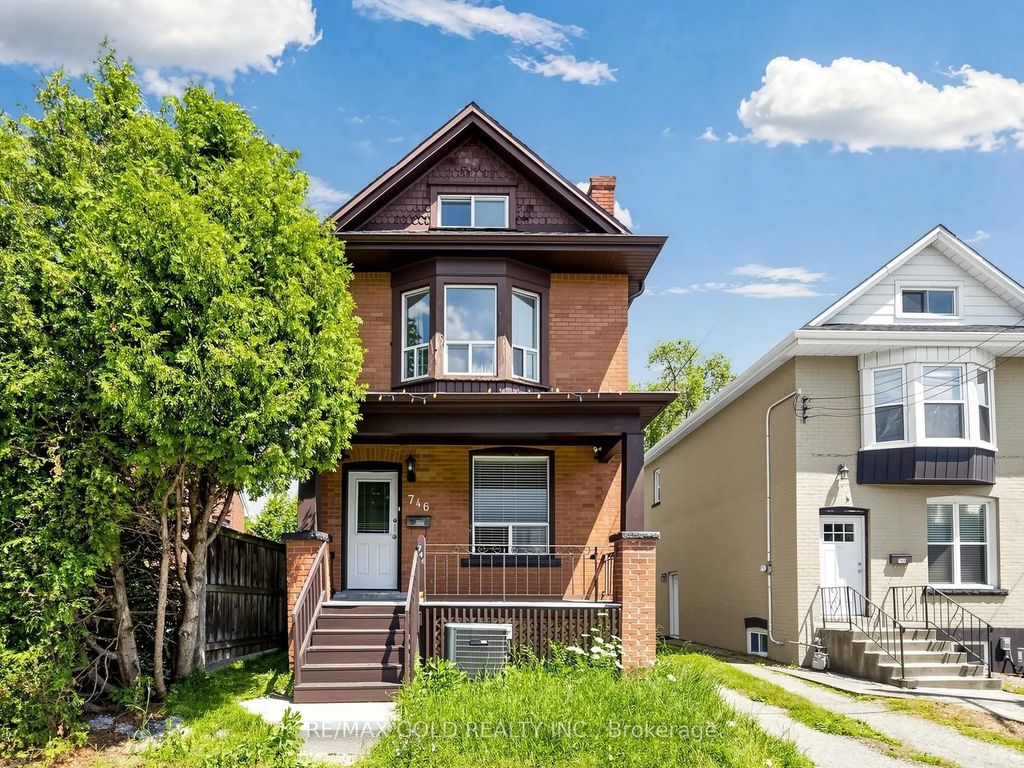 746 King Street W, Hamilton