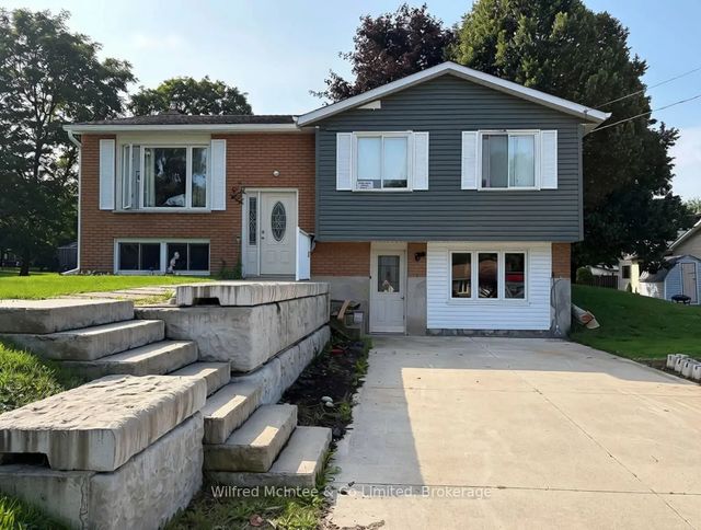2 Parkview Court, Brockton