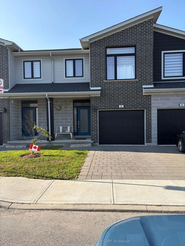 177 Edgevalley Road 88- Upper Levels, London East