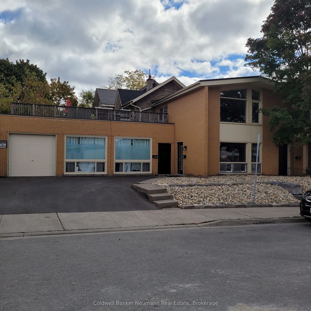 95 Farquhar Street, Guelph