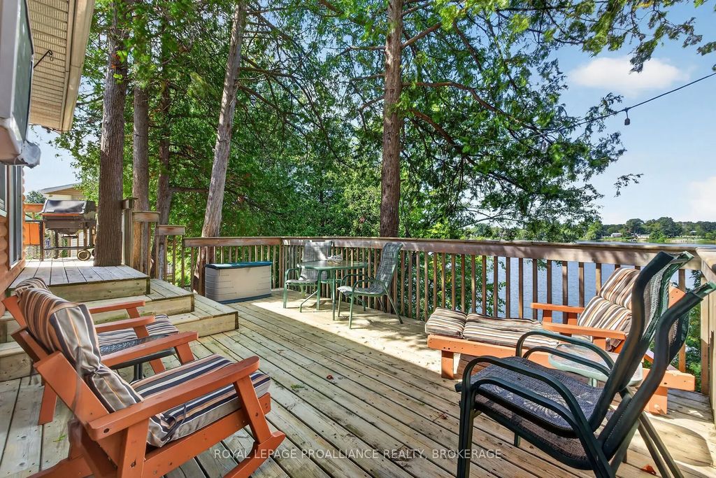 1006 Rocky Shore Lane, Frontenac