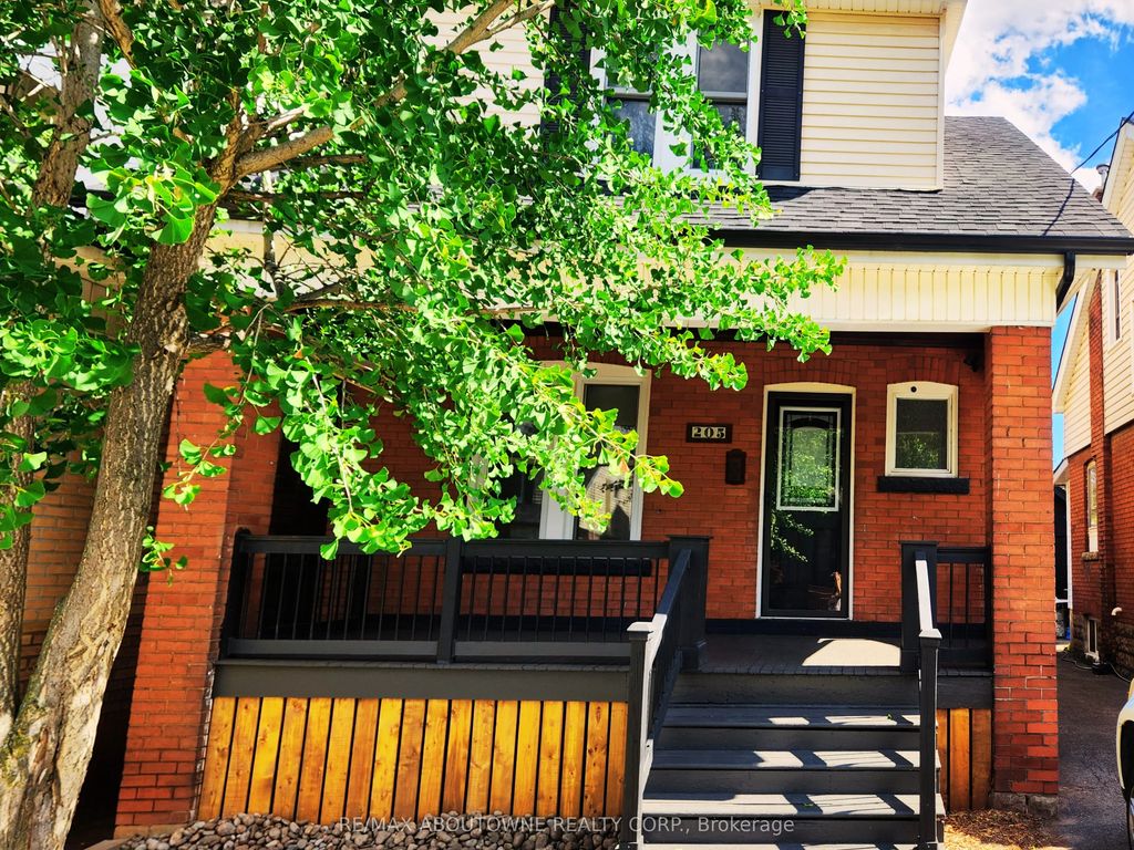 205 Kensington Avenue S, Hamilton