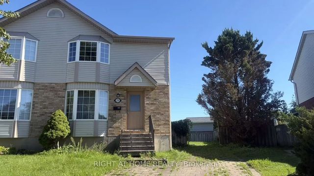 271 Fleming Drive, London East