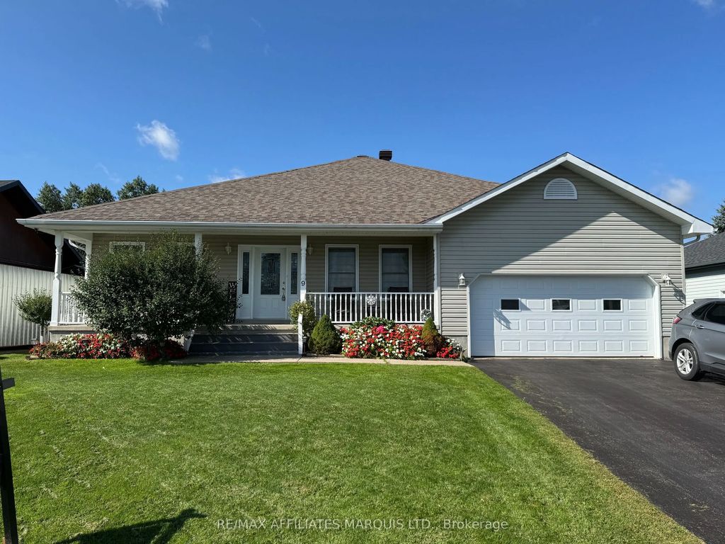 9 Grove Street, South Dundas