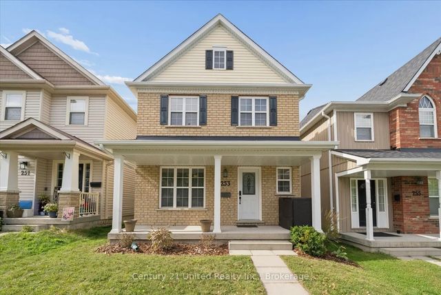 253 Bowen Drive, Peterborough