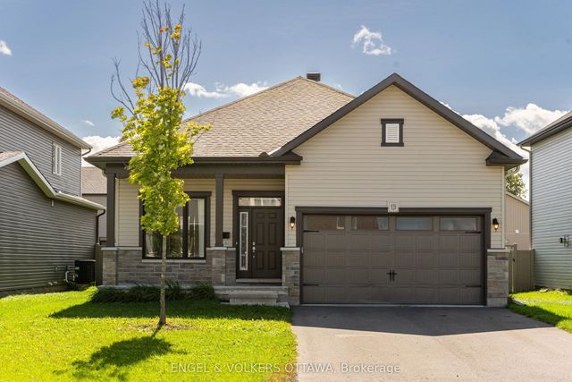 920 Lucerne Drive, Russell