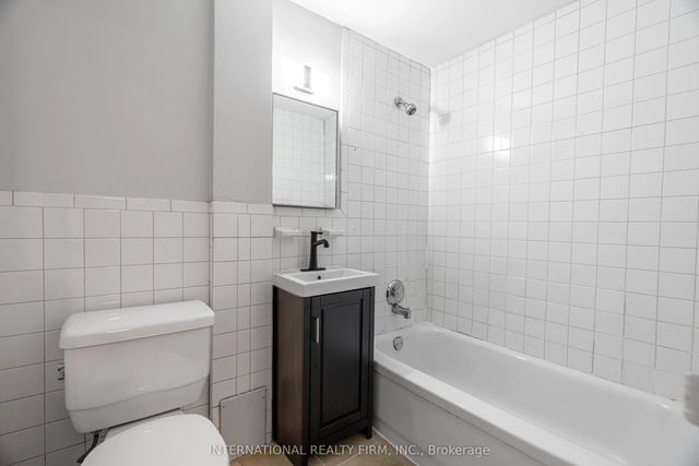 24 Brookside Street 2, London South