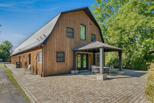 439 Front Road W, Champlain
