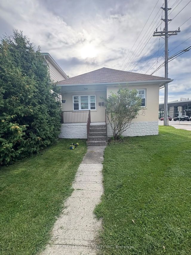 2 Holland Avenue 1, Tunneys Pasture and Ottawa West