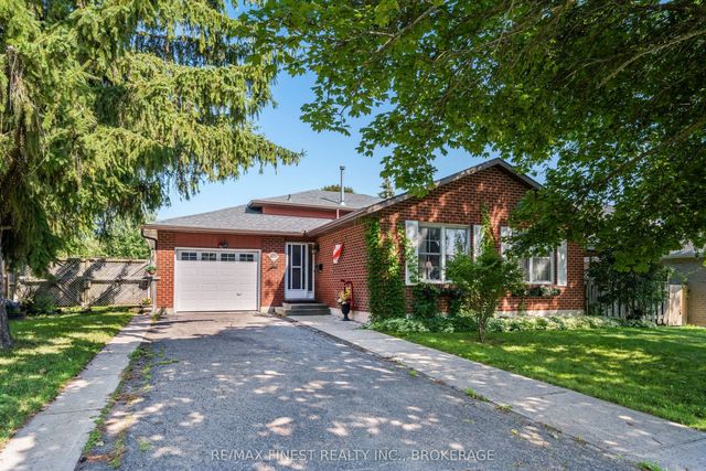105 Grenadier Drive, Kingston