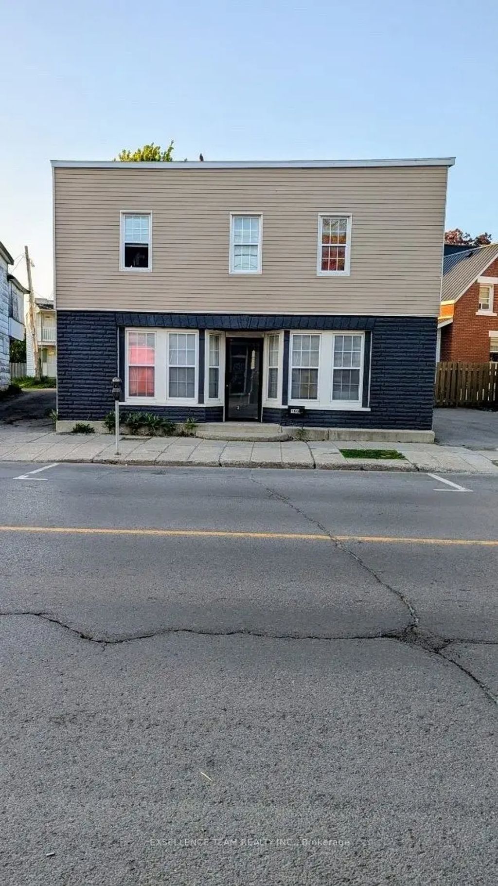 166 Montreal Road N, Cornwall