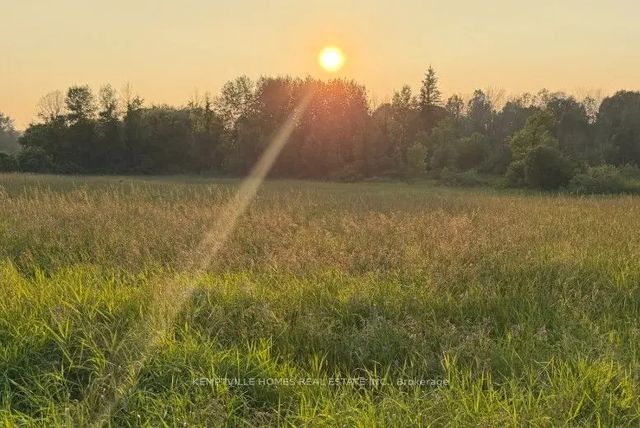 472 River Road, North Grenville