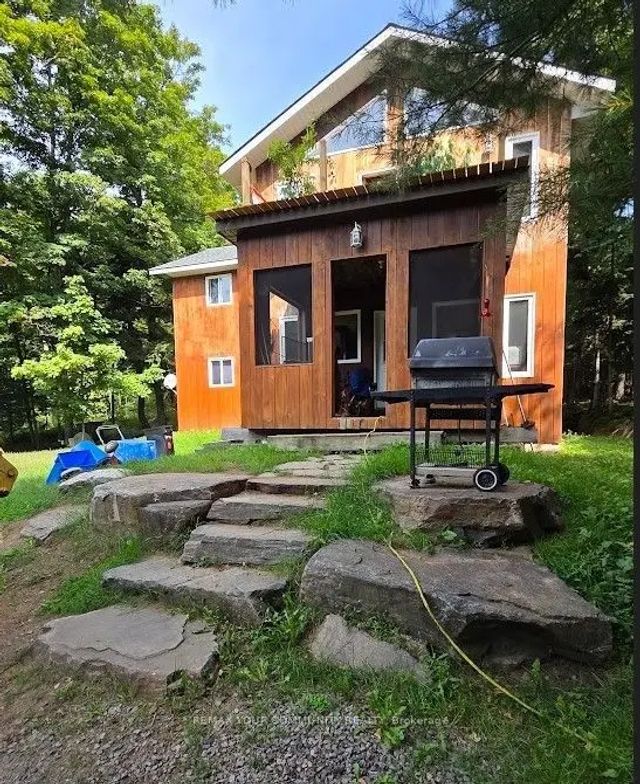 1097 Keysbury Drive, Lake of Bays