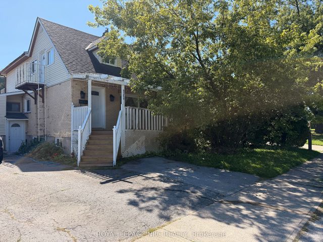 8200 Woodbine Street Main Level, Niagara Falls