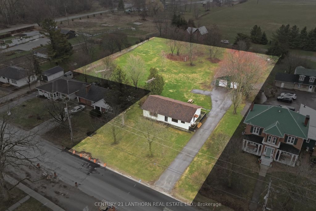 425 Bloomfield Main Street, Prince Edward County
