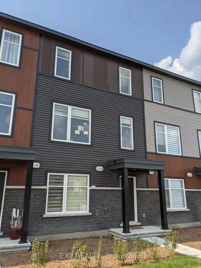 1075 Speedvale Court, Kanata