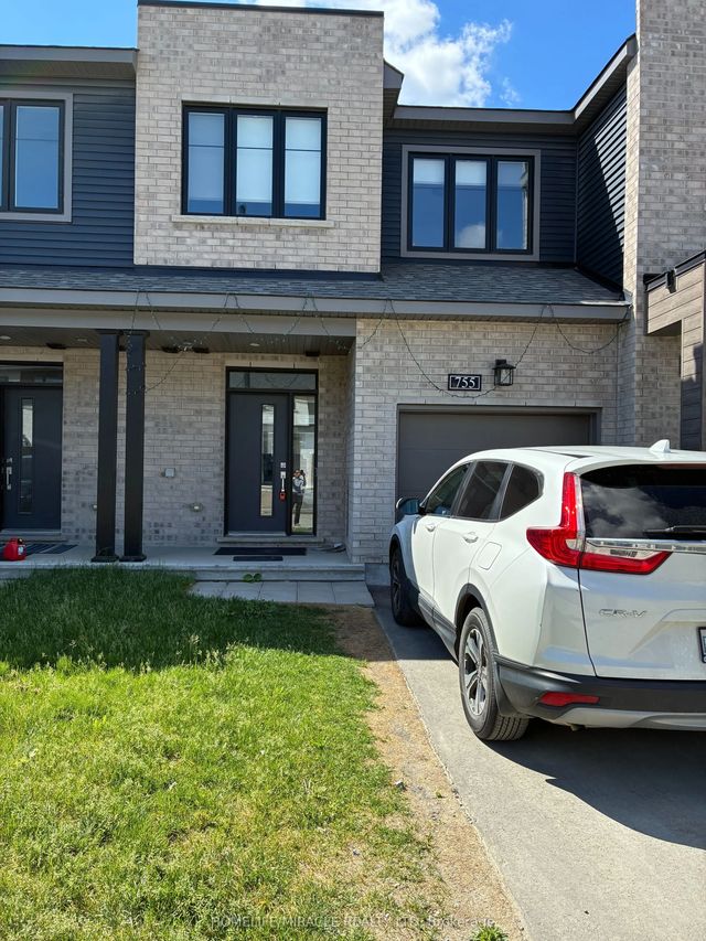 755 Fairline Row, Kanata
