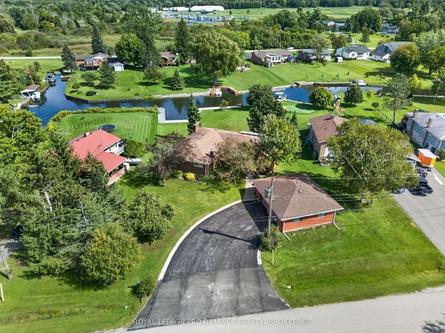 38 Willowbank Road W, Gananoque