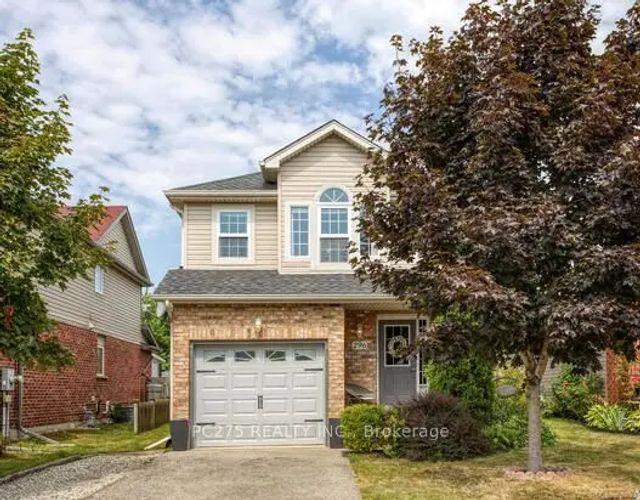 296 Millburn Boulevard, Centre Wellington