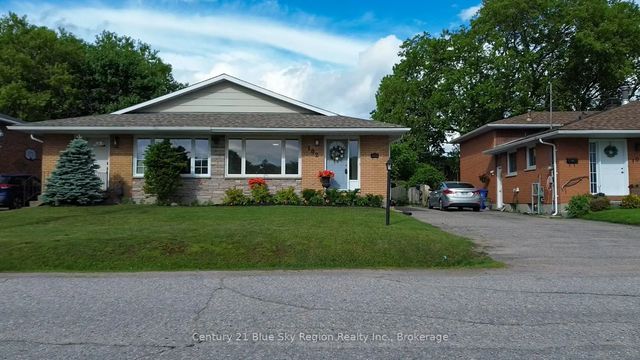 102 Lee Avenue, North Bay