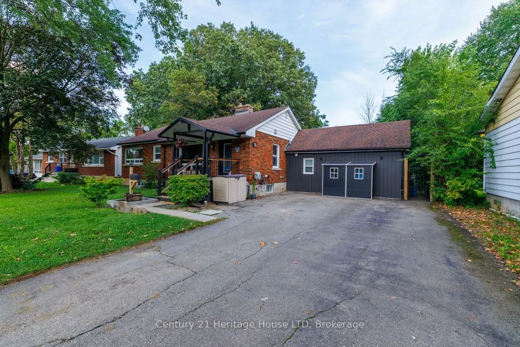 6 Greenock Circle, St. Catharines