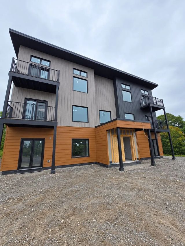 18 Edward Street, Quinte West