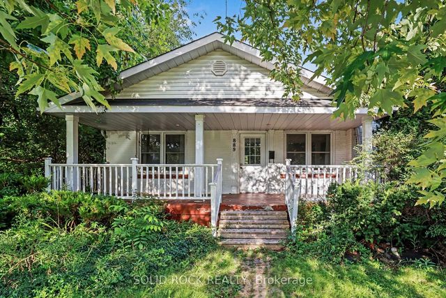 889 Mountainview Avenue, Britannia Heights - Queensway Terrace N and Area