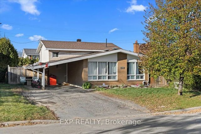 2670 Stone Crescent N, Parkway Park - Queensway Terrace S and Area