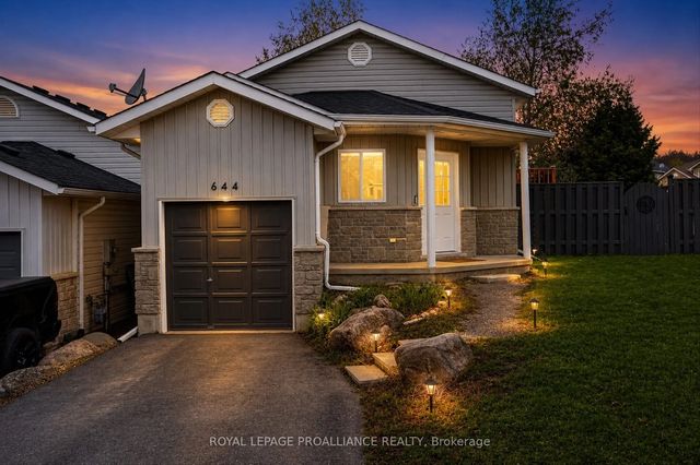 644 Trailview Drive, Peterborough
