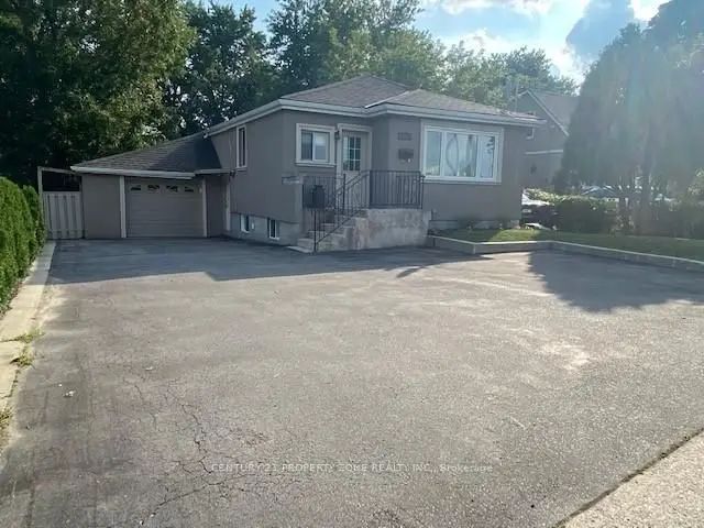 561 Mohawk Road W, Hamilton