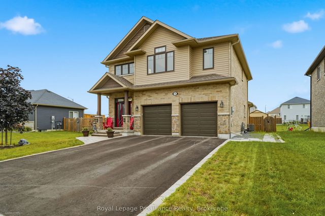 32 Walnut Crescent, Belleville