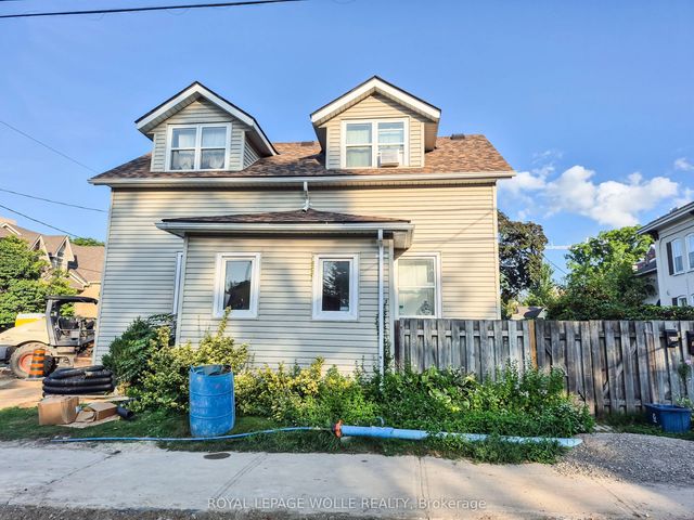 39 Union Street E B, Waterloo