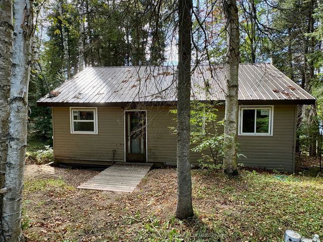321 Pine Road, Magnetawan