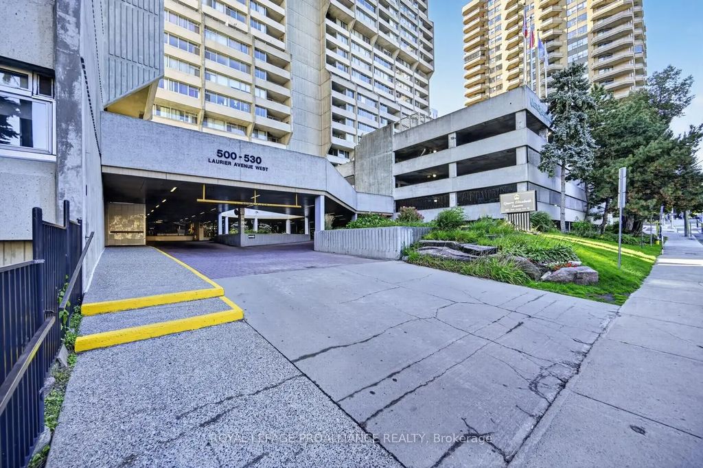500 Laurier Avenue W 907, Ottawa Centre