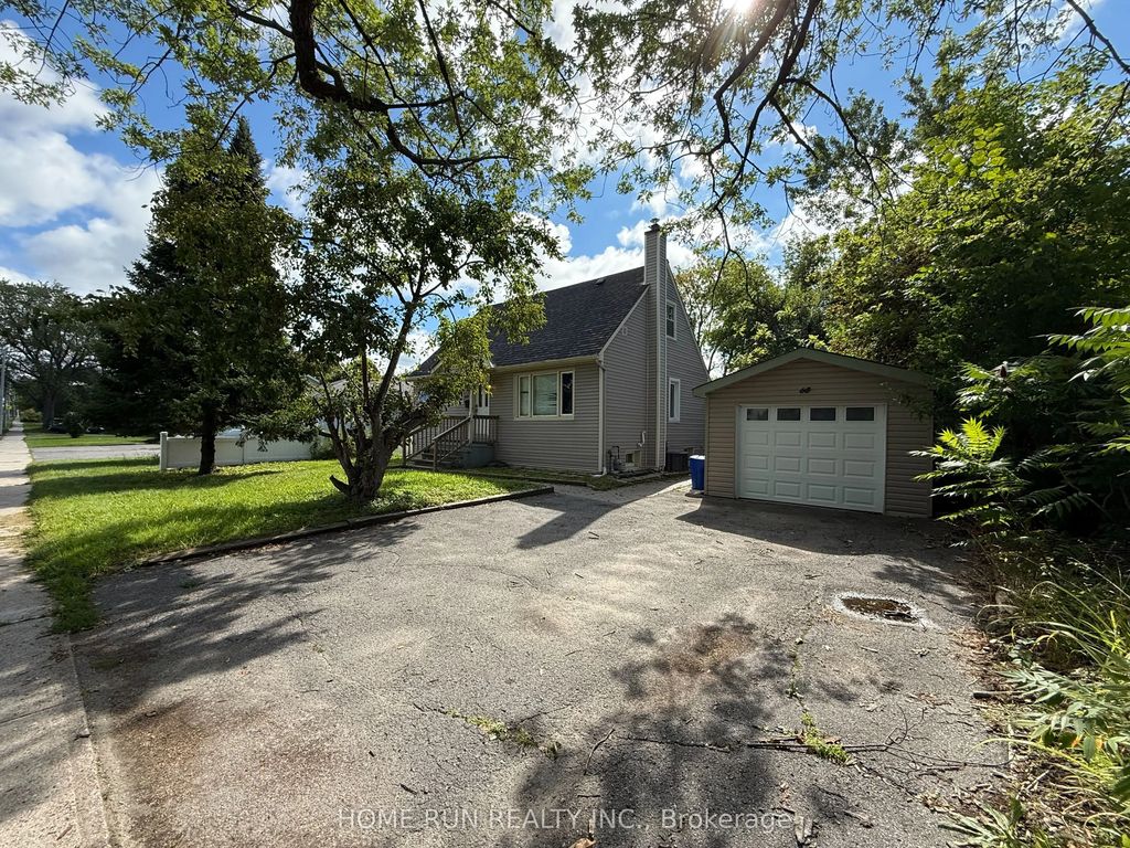 68 Meadowlands Drive W, Meadowlands - Crestview and Area