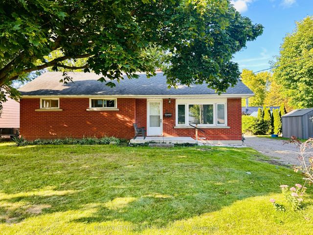11 Marchant Street, Aylmer