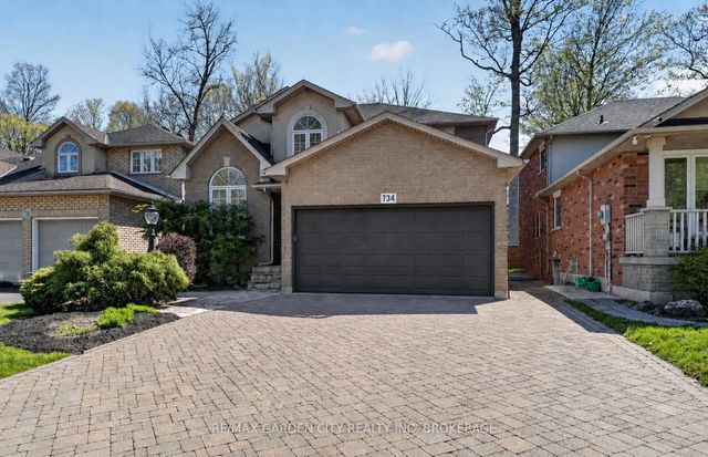 734 Brigadoon Drive, Hamilton