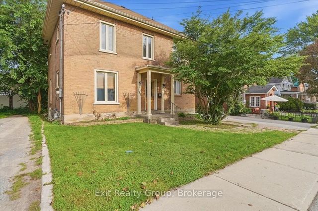 185 Foster Avenue, Belleville